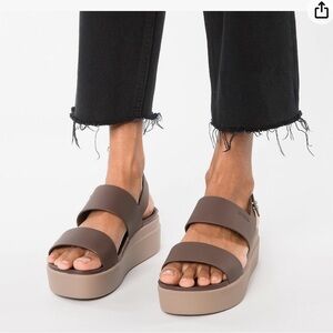 Crocs Women’s Brooklyn Low Wedges, Platform Sandals